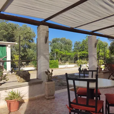 I Trulli D'a Ross 펜션 *